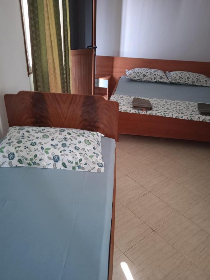 Hotel Moris Durres Exterior photo