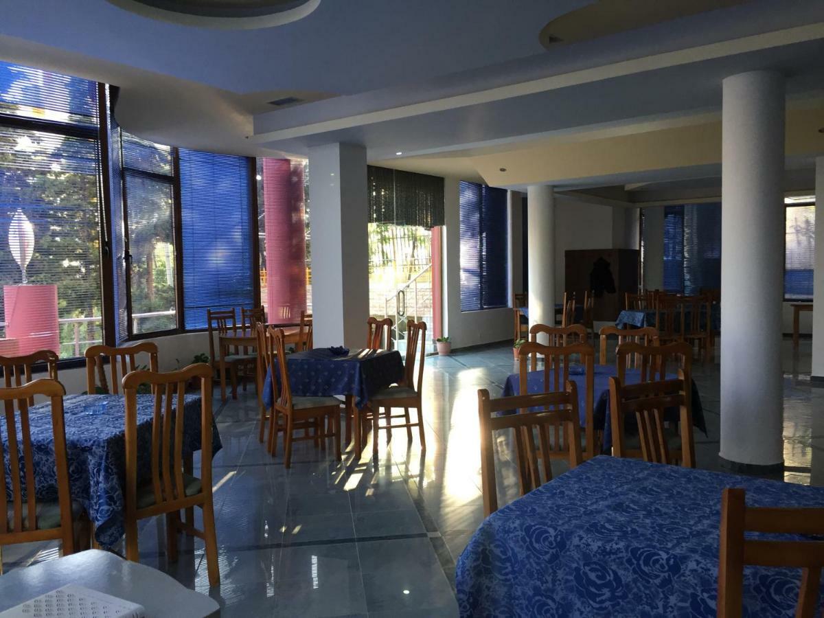 Hotel Moris Durres Exterior photo