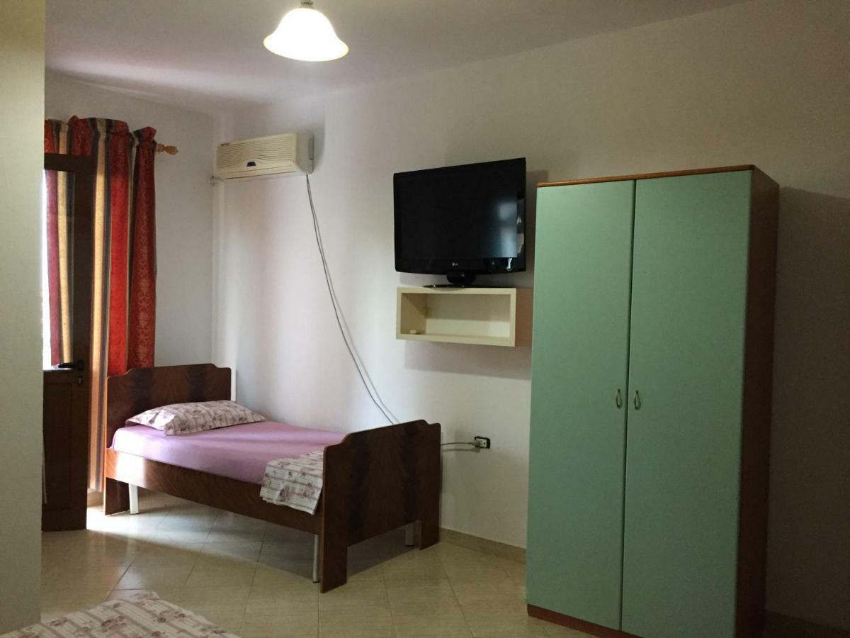 Hotel Moris Durres Exterior photo