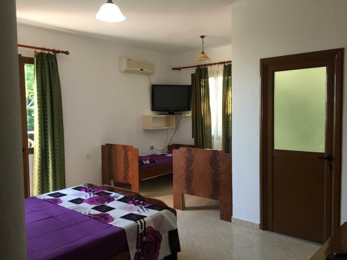 Hotel Moris Durres Exterior photo