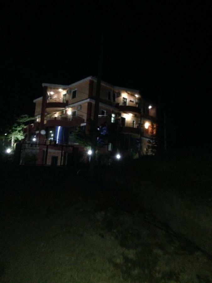 Hotel Moris Durres Exterior photo