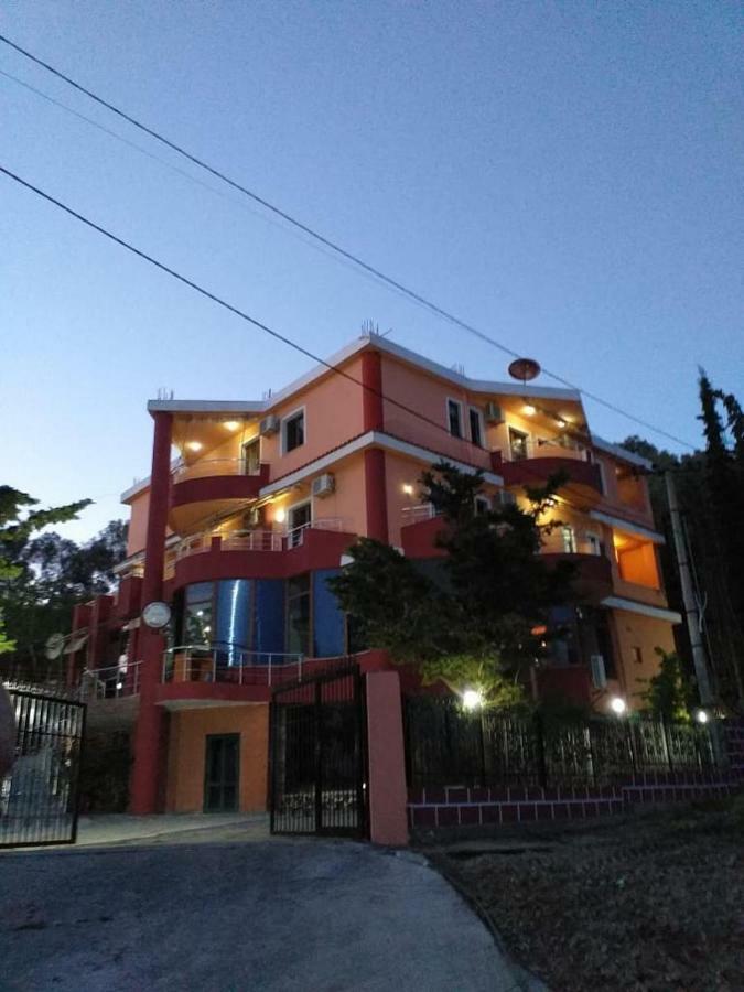 Hotel Moris Durres Exterior photo